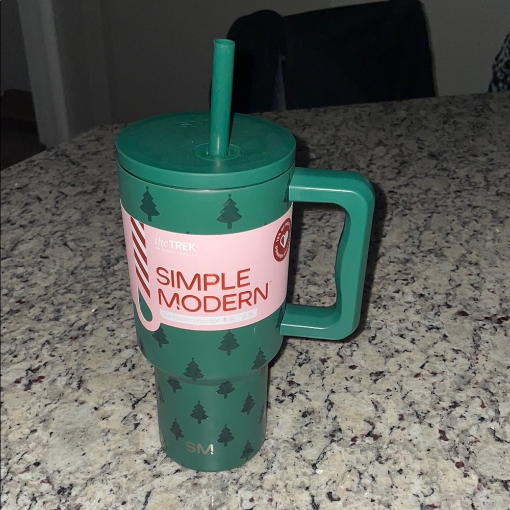 Simple Modern Green Holiday Travel Mug with Handle